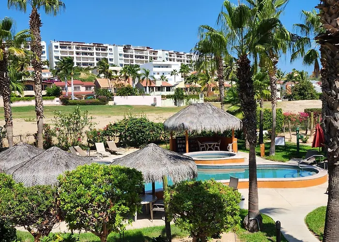 Beach Eateries Shops 10 Min Walk Golf View